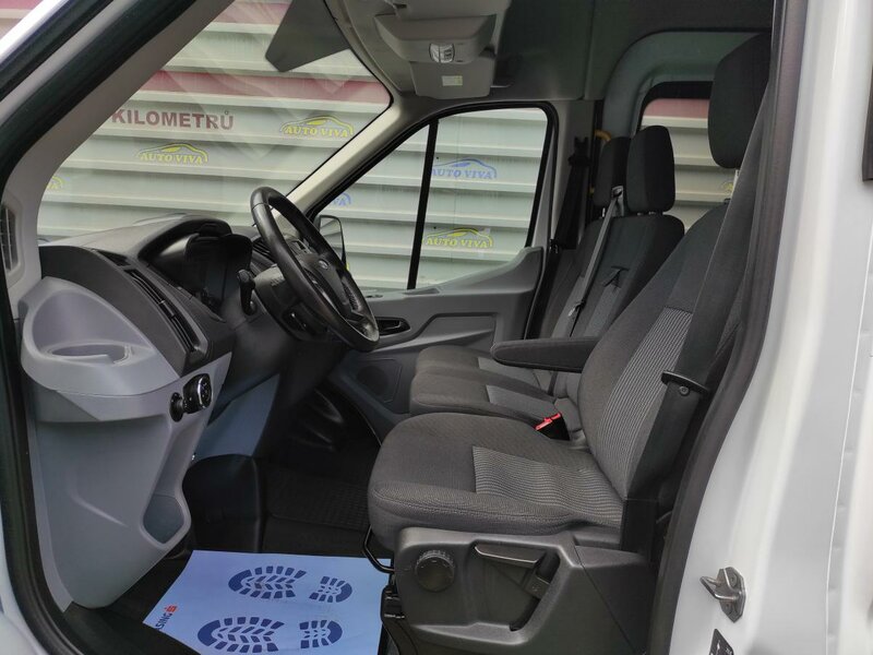 Ford - Transit - 2,0TDCi L3H3, 6 míst, ČR