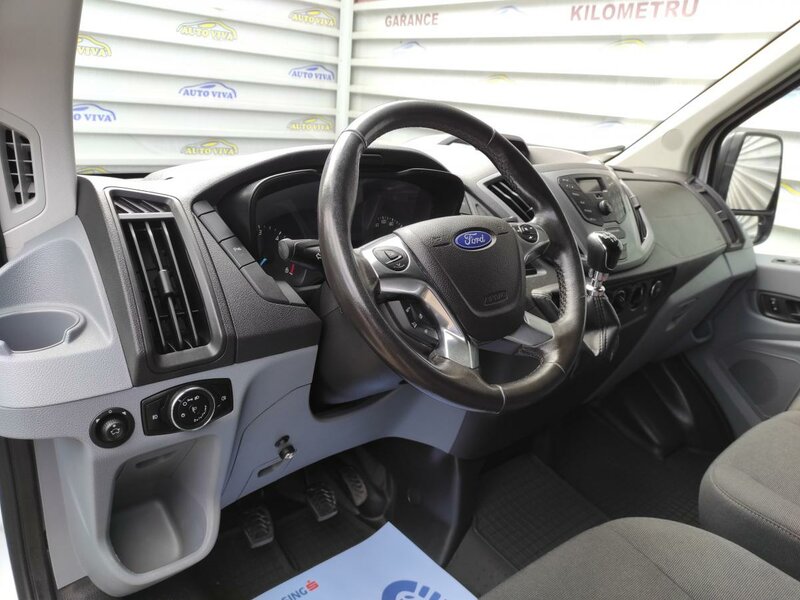 Ford - Transit - 2,0TDCi L3H3, 6 míst, ČR