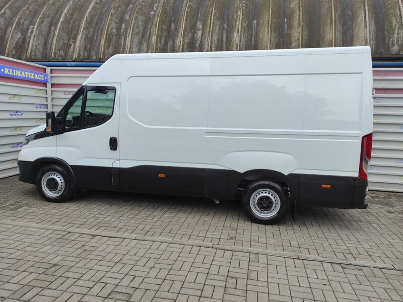 Iveco - Daily - 2,3 35S14 V ČR, 12m3