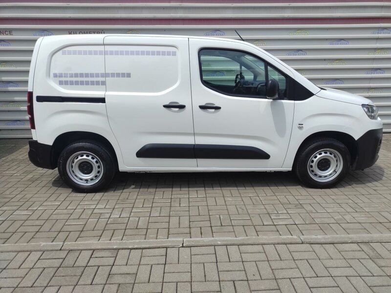 Citroën - Berlingo - 1,5BlueHDi L1, Plus, ČR, Tažné