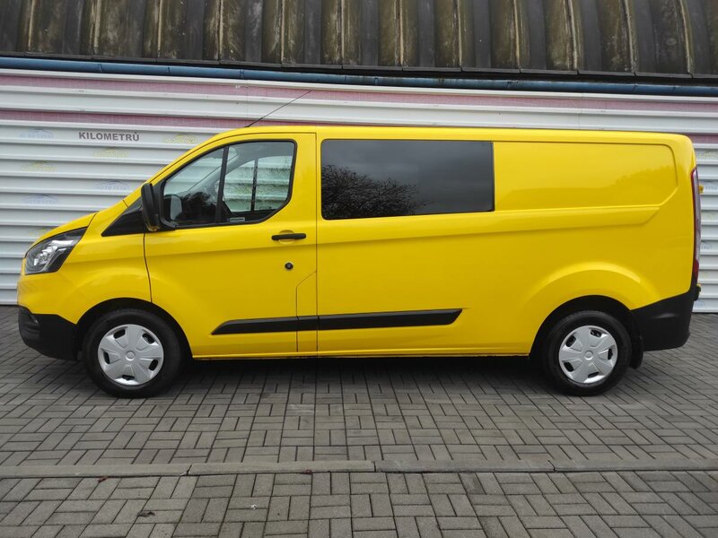 Ford - Transit Custom - 2,0EcoBlue L2, 6 míst, Tažné