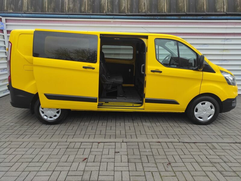 Ford - Transit Custom - 2,0EcoBlue L2, 6 míst, Tažné