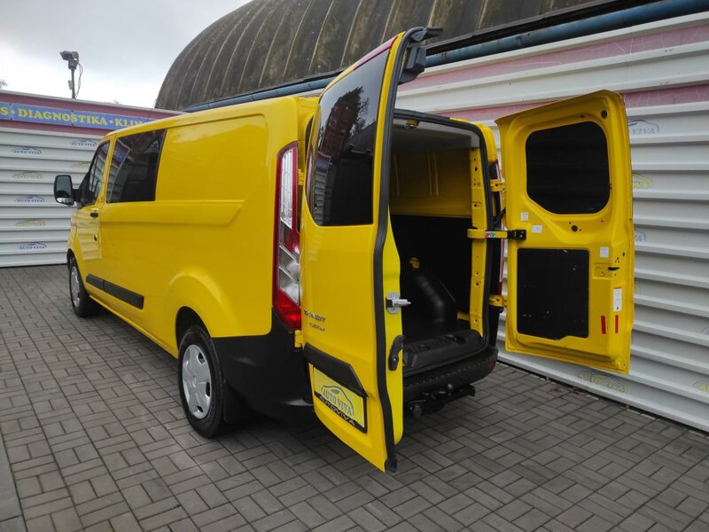 Ford - Transit Custom - 2,0EcoBlue L2, 6 míst, Tažné