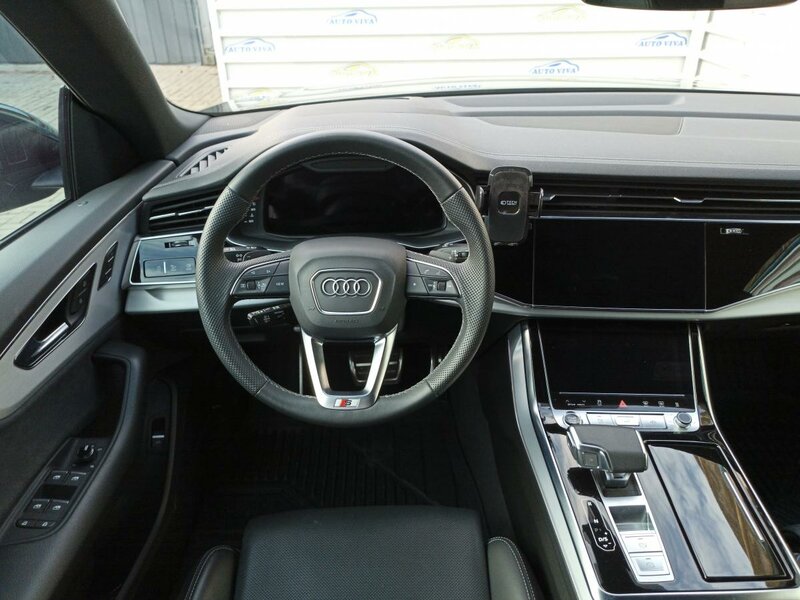 Audi - Q8 - 3,0TDi BLACK,Masáž,2x S-line