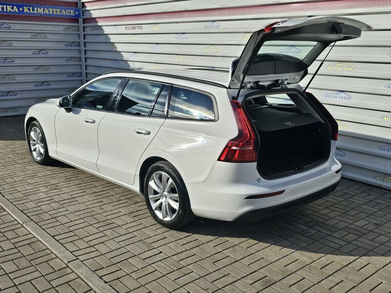 Volvo - V60 - 2,0 D3 Drive-E, AT, Momentum