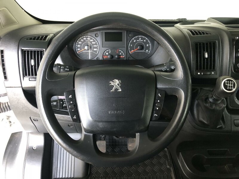 Peugeot - Boxer - 2,2BlueHdi Sklápěč, 7 míst, L3