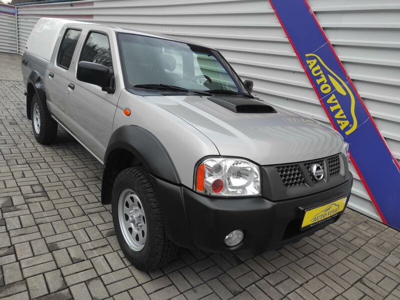 Nissan - Navara - 2,5 Double-Cab NP300,4x4,Tažné