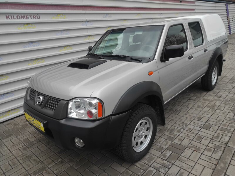 Nissan - Navara - 2,5 Double-Cab NP300,4x4,Tažné