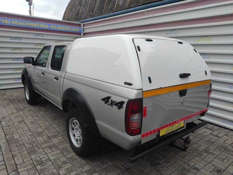 Nissan - Navara - 2,5 Double-Cab NP300,4x4,Tažné